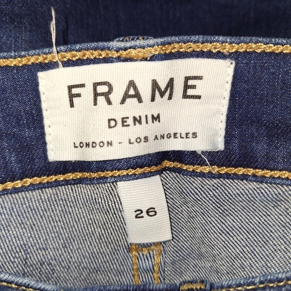 A pair of Frame denim Le Skinny de Jeanne in a size 26 with a 29" inseam. - Picture 3 of 5